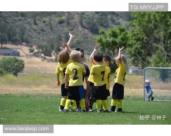孙继平:从青涩少年到足球明星的成长之路与辉煌成就 孙继平:从青涩少年到足球明星的成长之路与辉煌成就